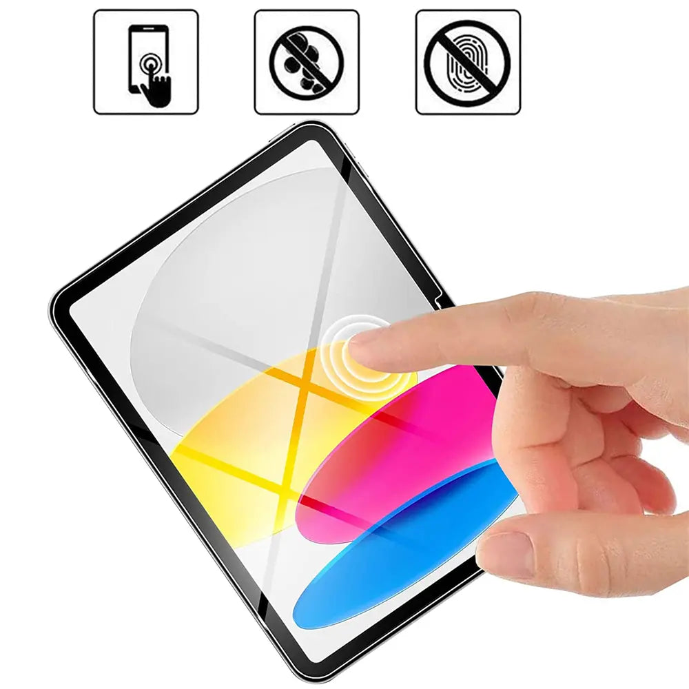 Finger berührt Displayschutz aus Glas auf einem iPad (10. Gen.).