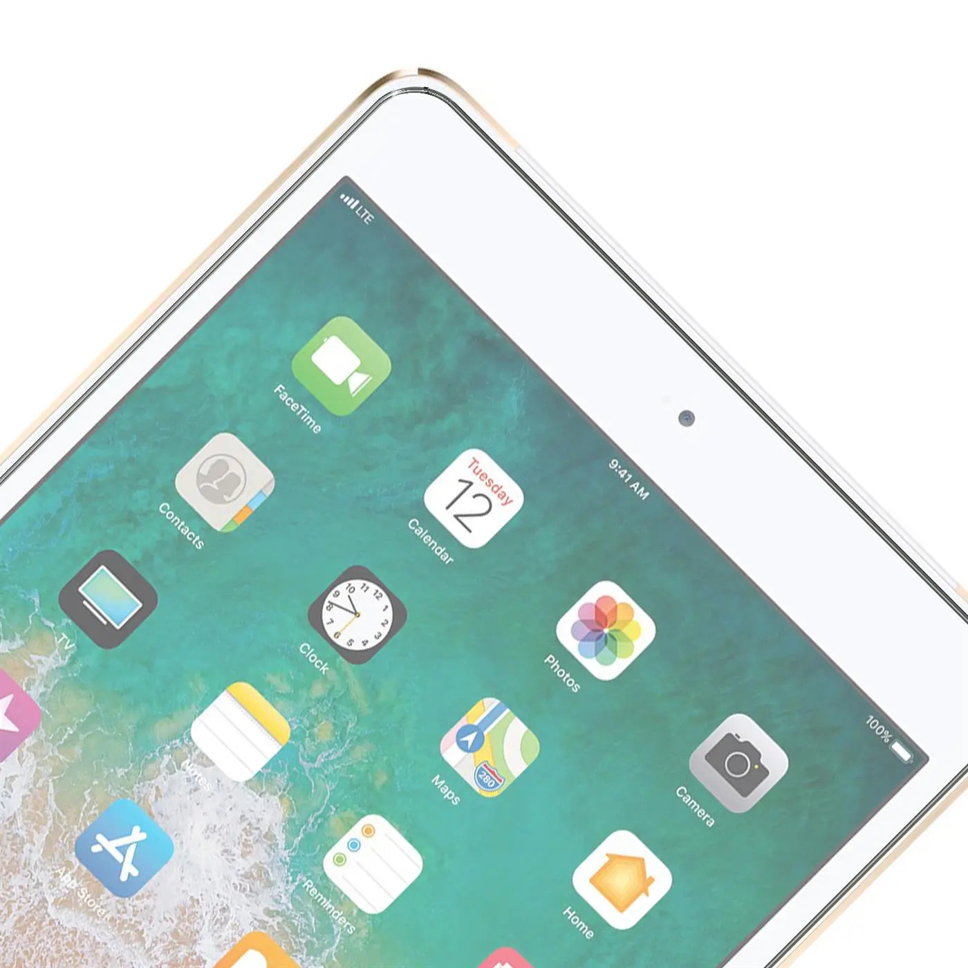 Nahaufnahme eines iPad mini 4 Displays mit Panzerglas, leicht schräg von oben, mit App-Icons und goldener Umrandung.