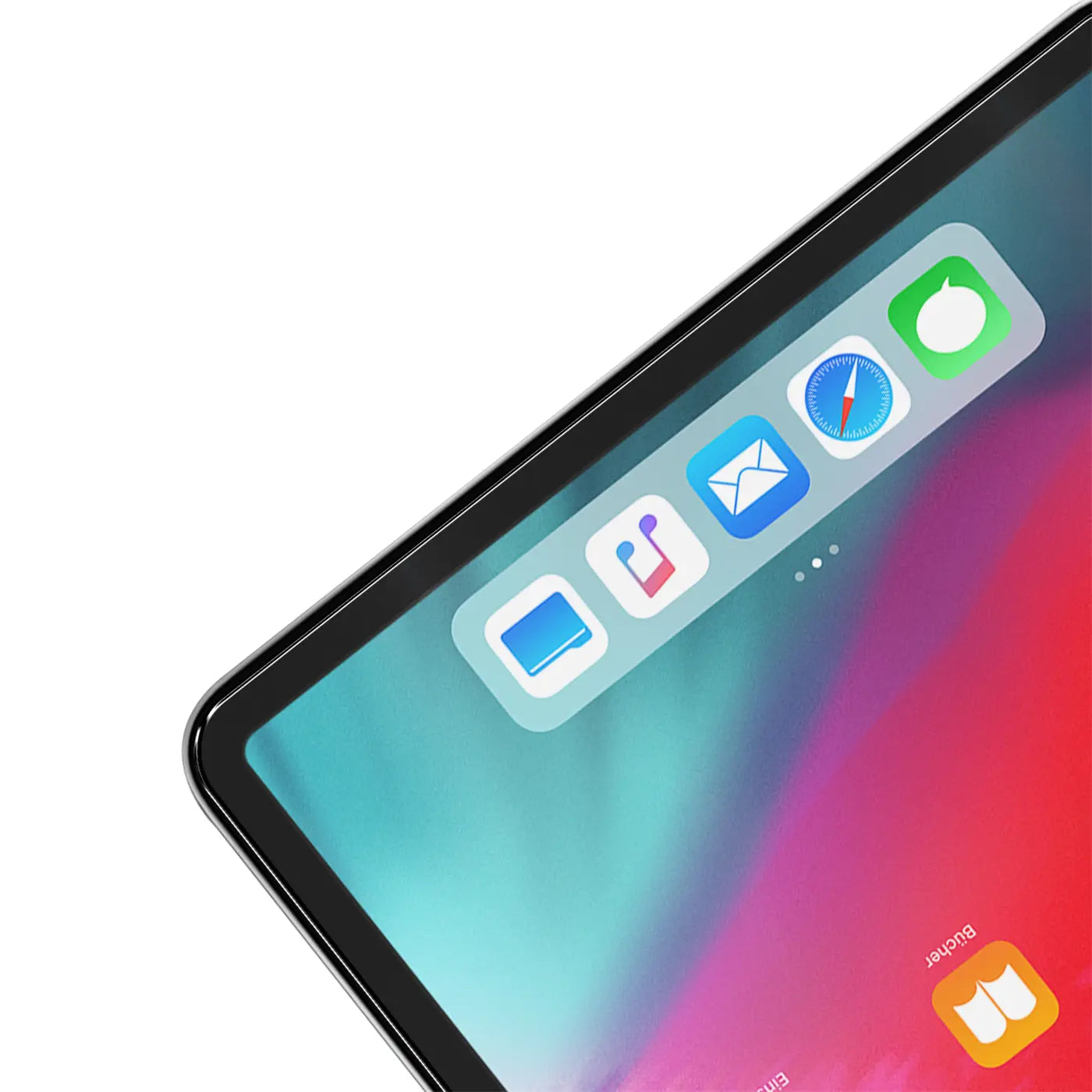 Nahaufnahme eines 11" iPad Pro Displays mit Panzerglas, schräg von oben. Apps auf Dock und Homescreen sichtbar.