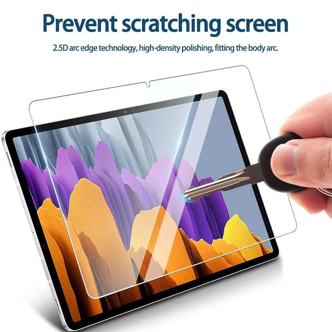 Eine Hand hält einen silbernen Schlüssel an ein klares Panzerglas auf einem Samsung Galaxy Tab S7/S8.
