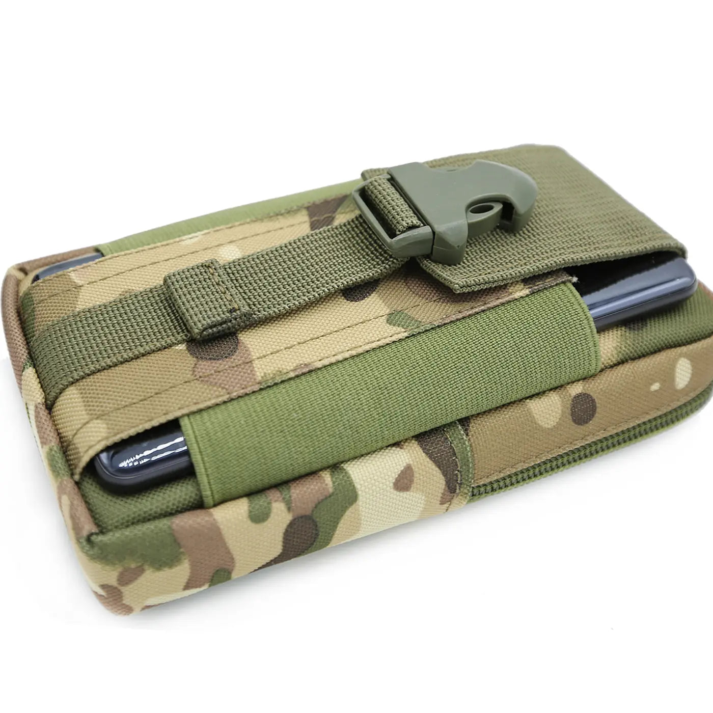 Tarnfarbene Stoff-Gürteltasche mit Handy, von vorne schräg aufgenommen.