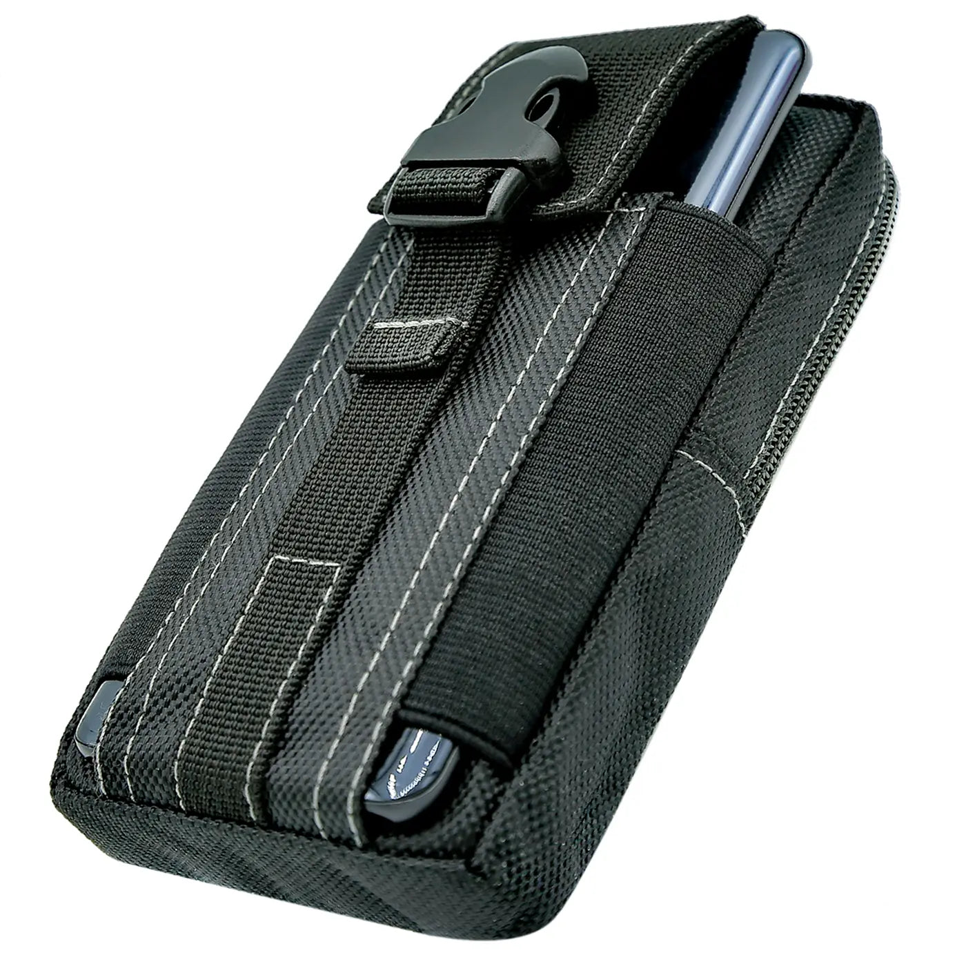 Schwarze Stoff-Gürteltasche mit Handy, von vorne schräg fotografiert.
